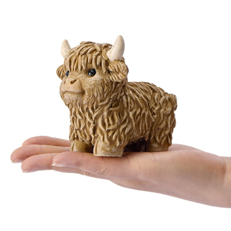 Skorter | Adorable Highland Cow Figurine
