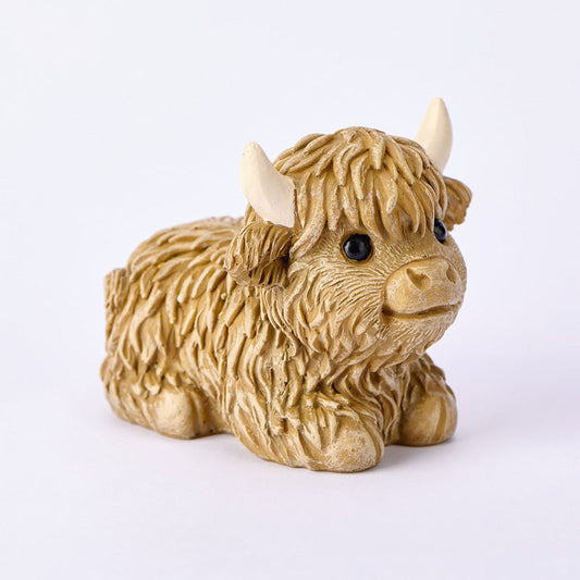 Skorter | Adorable Highland Cow Figurine