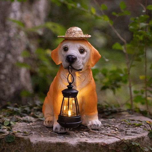 Skorter | Adorable Labrador garden statue with solar light lantern