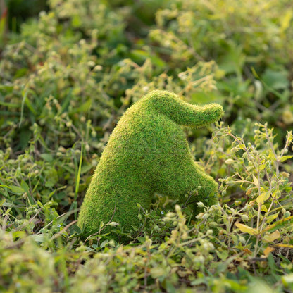 Skorter | Cute Mos Puppies Rump Decoration for the Garden