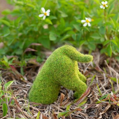 Skorter | Cute Mos Puppies Rump Decoration for the Garden