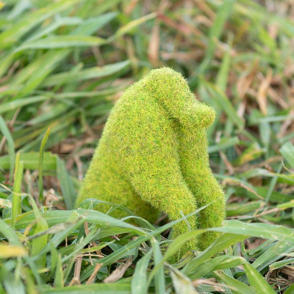 Skorter | Cute Mos Puppies Rump Decoration for the Garden