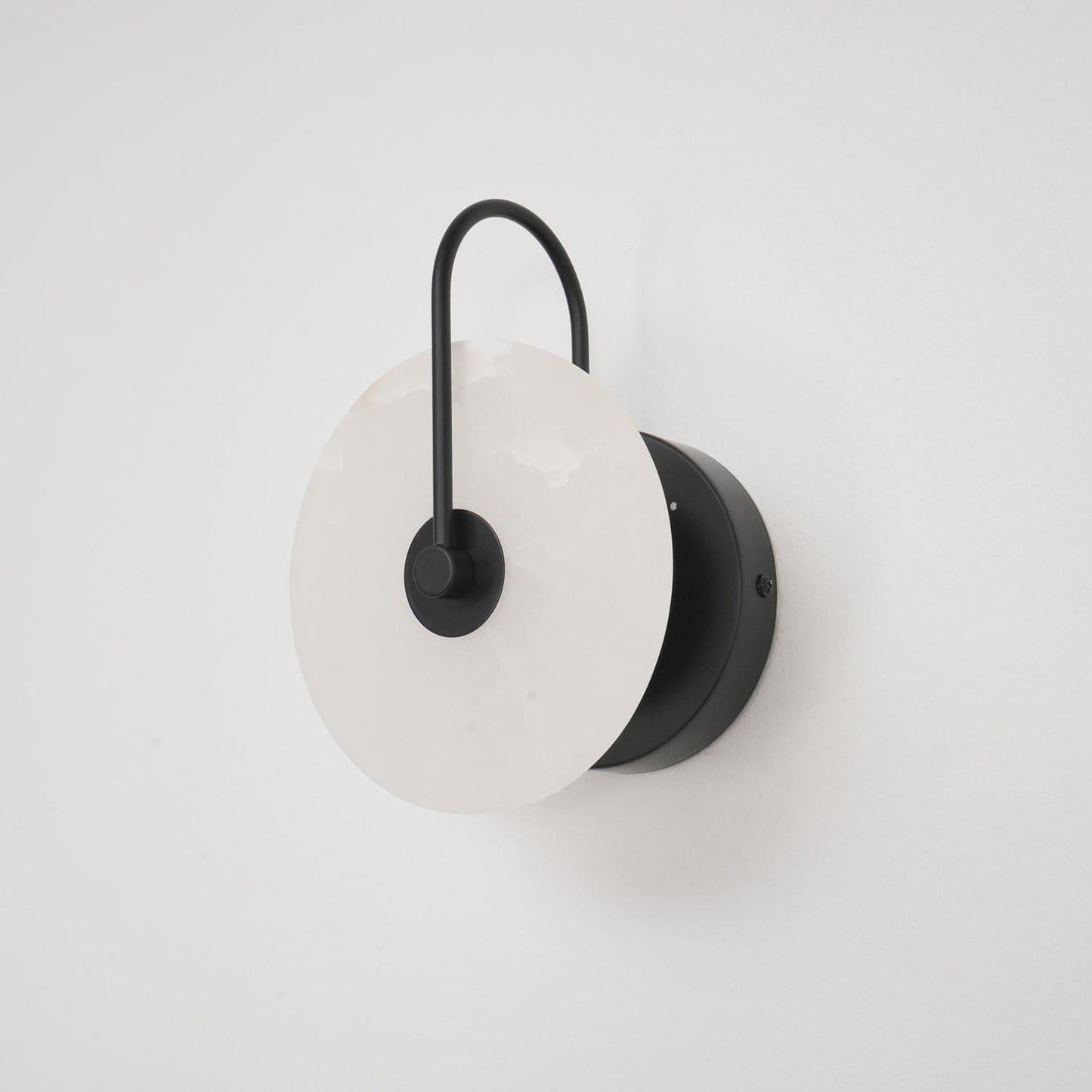 Skorter | Alabaster LED Wall Lamp