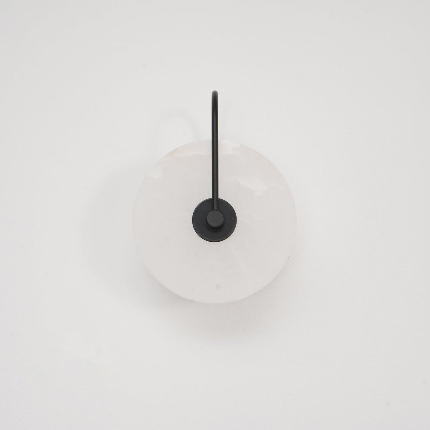 Skorter | Alabaster LED Wall Lamp