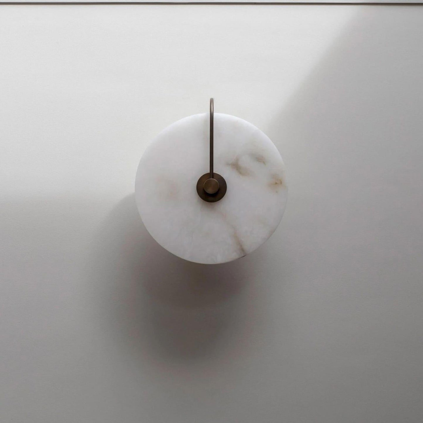 Skorter | Alabaster LED Wall Lamp