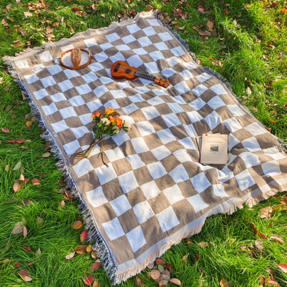 Skorter | All-Season Checkered Picnic Blanket with Fringe