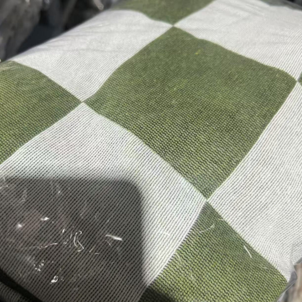 Skorter | All-Season Checkered Picnic Blanket with Fringe