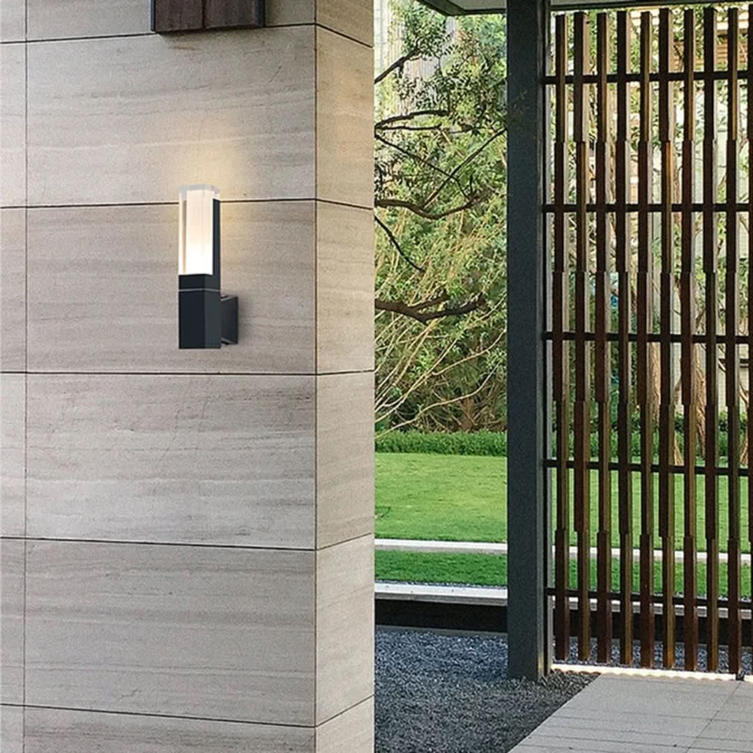 Skorter | Urbanglow - Aluminium-Acrylic Minimalist LED-Wall Lamp