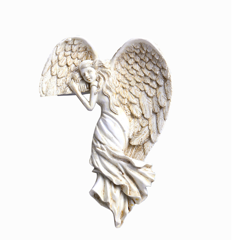 Skorter | Angel-shaped doorframe decoration