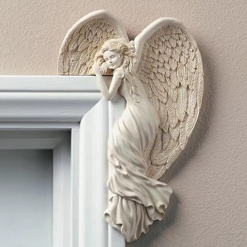 Skorter | Angel-shaped doorframe decoration