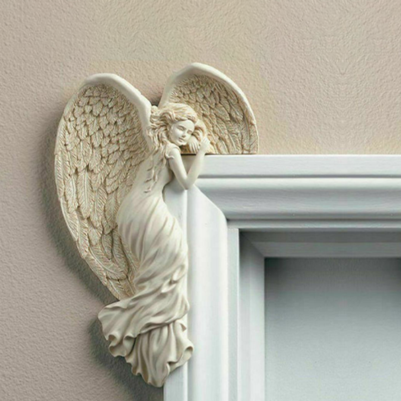 Skorter | Angel-shaped doorframe decoration