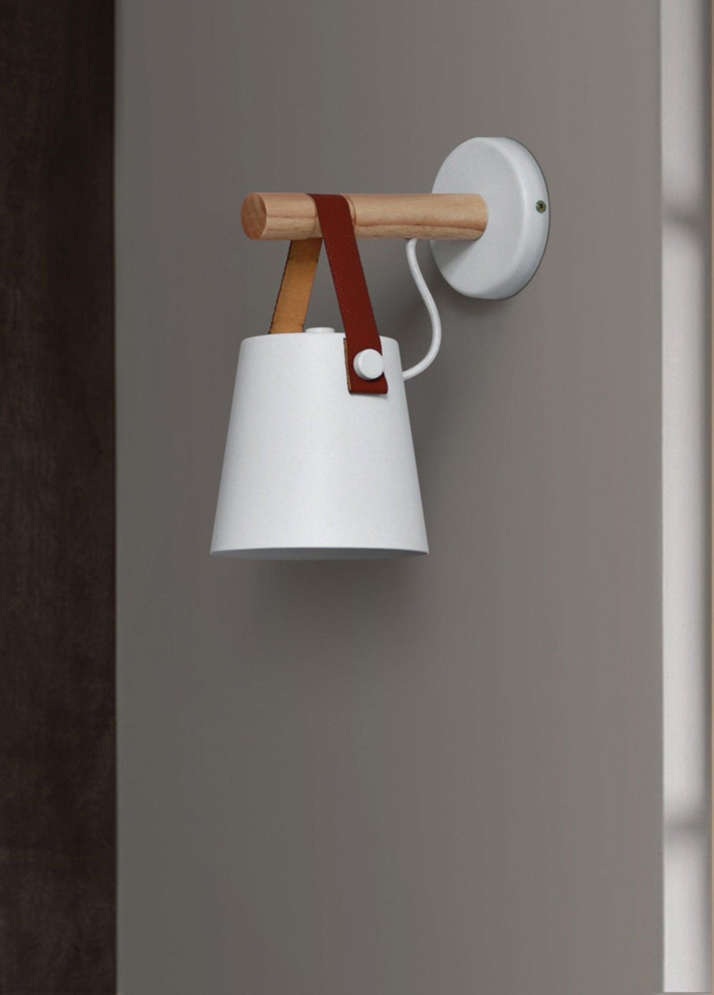 Skorter | Tree Stake Wall Lamp