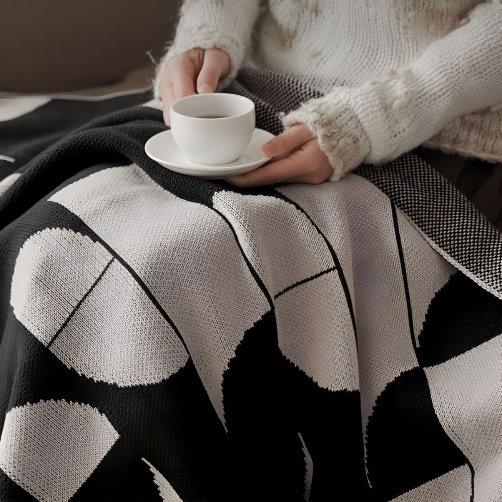Skorter | Artevana Monochrome Geometric Throw Blanket