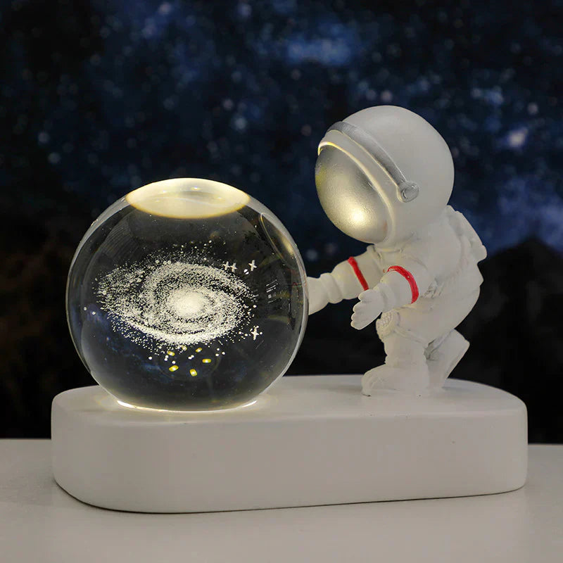 Skorter | Astronaut Night Light - Room Lamp with LED and Crystal Ball