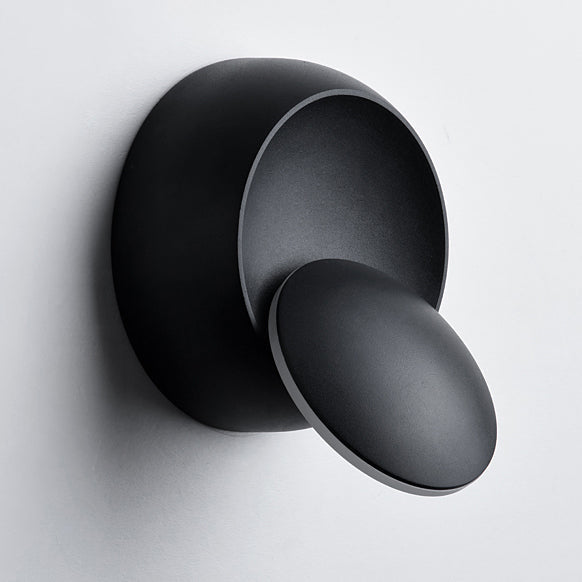 Skorter | Samtida nordisk järnrund Eclipse roterbar LED-vägglampa för nattduksbord 