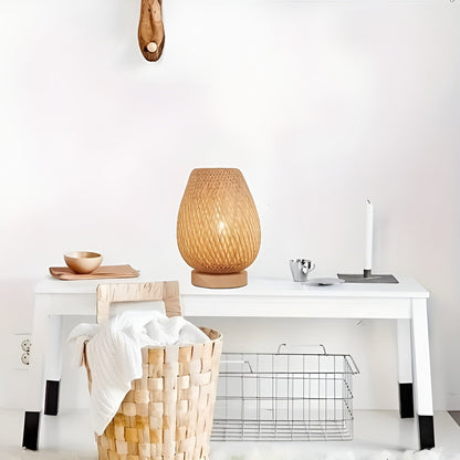 Skorter | Bamboo Table Lamp with USB Power Supply – Sustainable and Energy-Saving Design