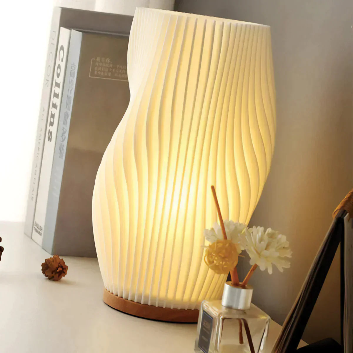 Skorter | USB-Driven & Elegant Wave-Design Table Lamp | WaveGlow