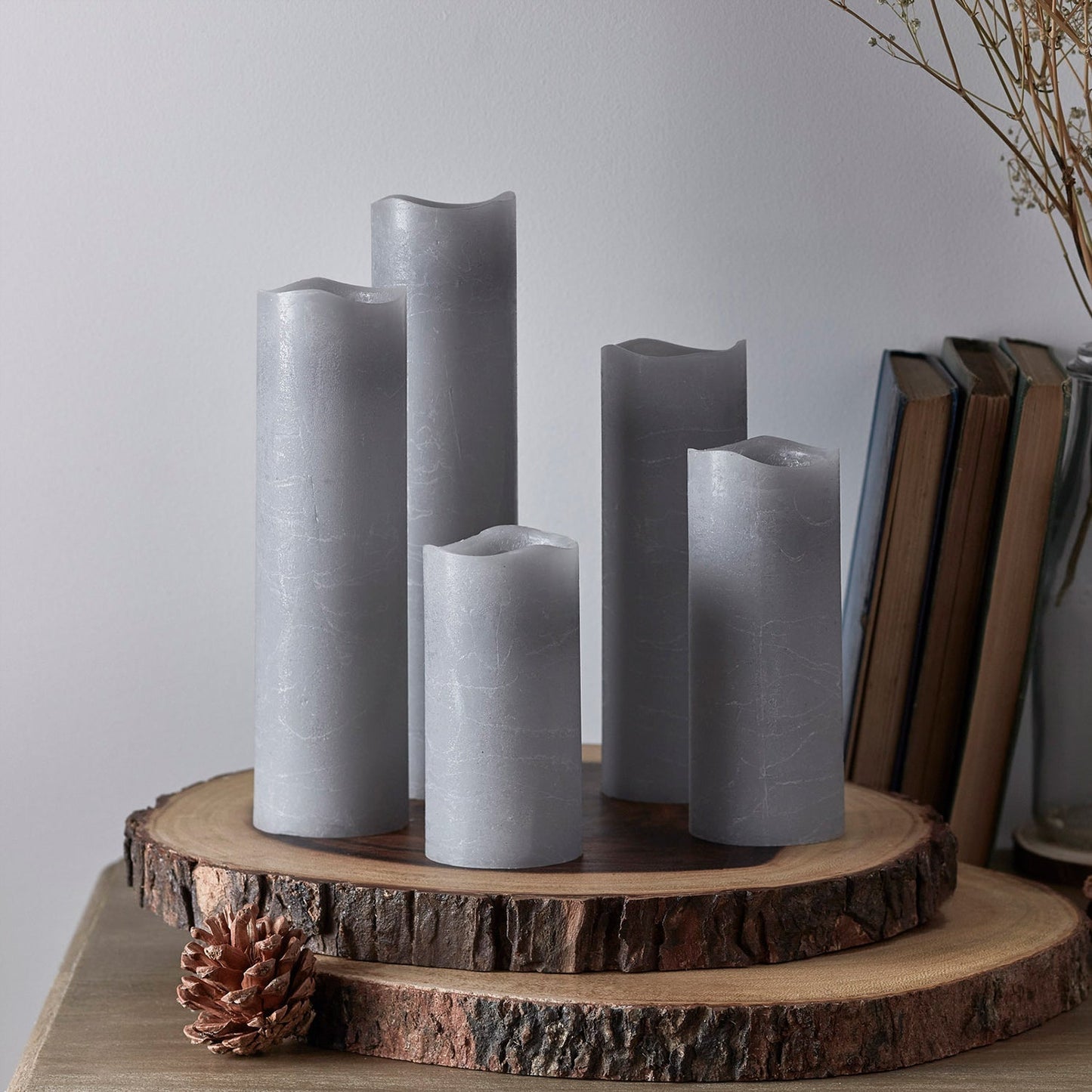 Skorter | 5-piece set pillar candles gray with remote control