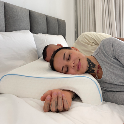 Skorter | CouplePillow – Memory Foam Pillow for Comfortable Cuddling