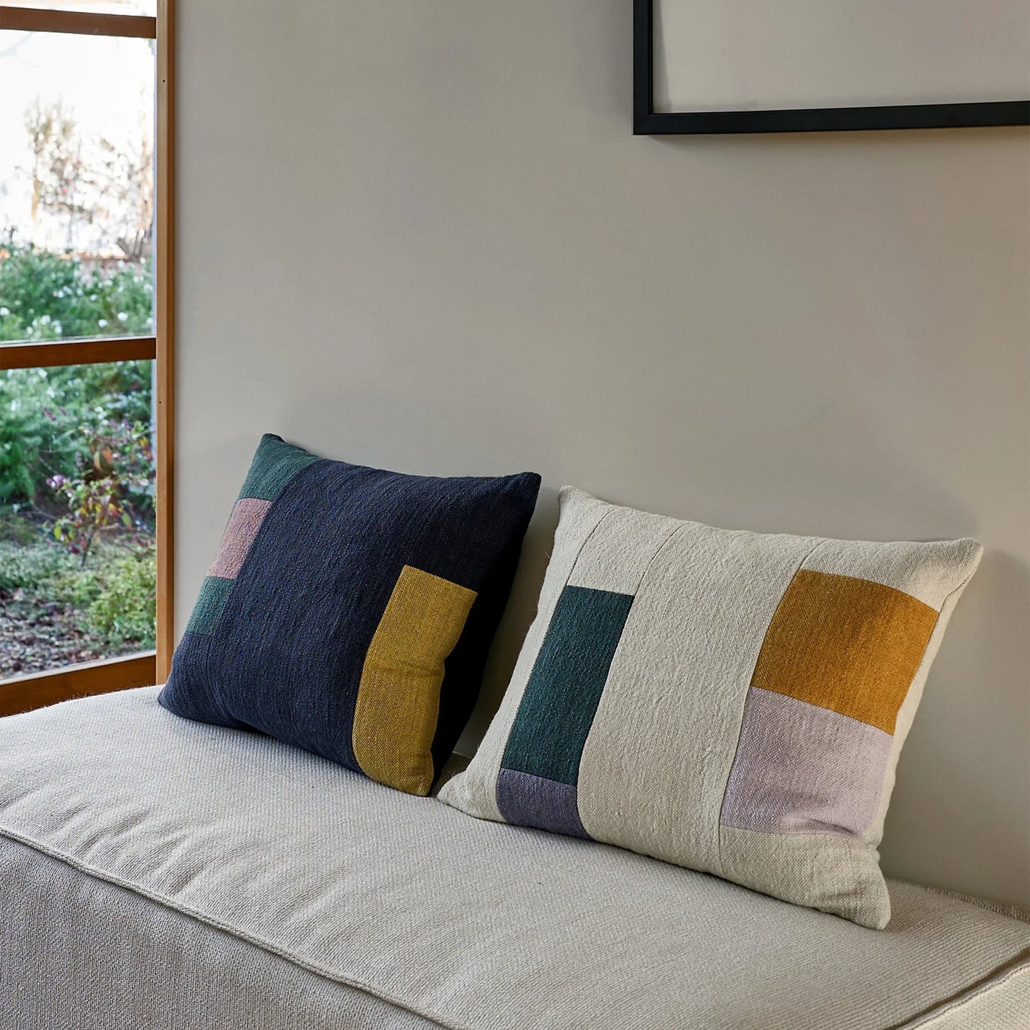 Skorter | Build pillow - Blue Black/Multi