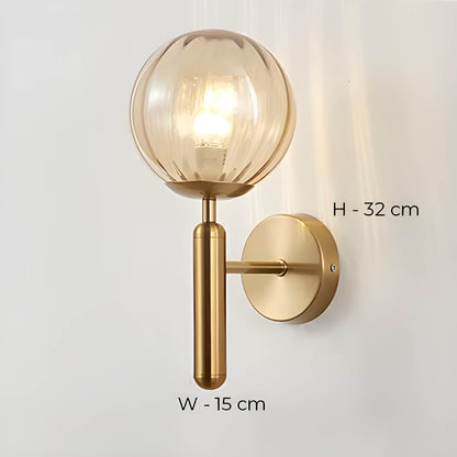 Skorter | Elegant wall lamp Clear in beautifully crafted glass