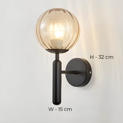 Skorter | Elegant wall lamp Clear in beautifully crafted glass