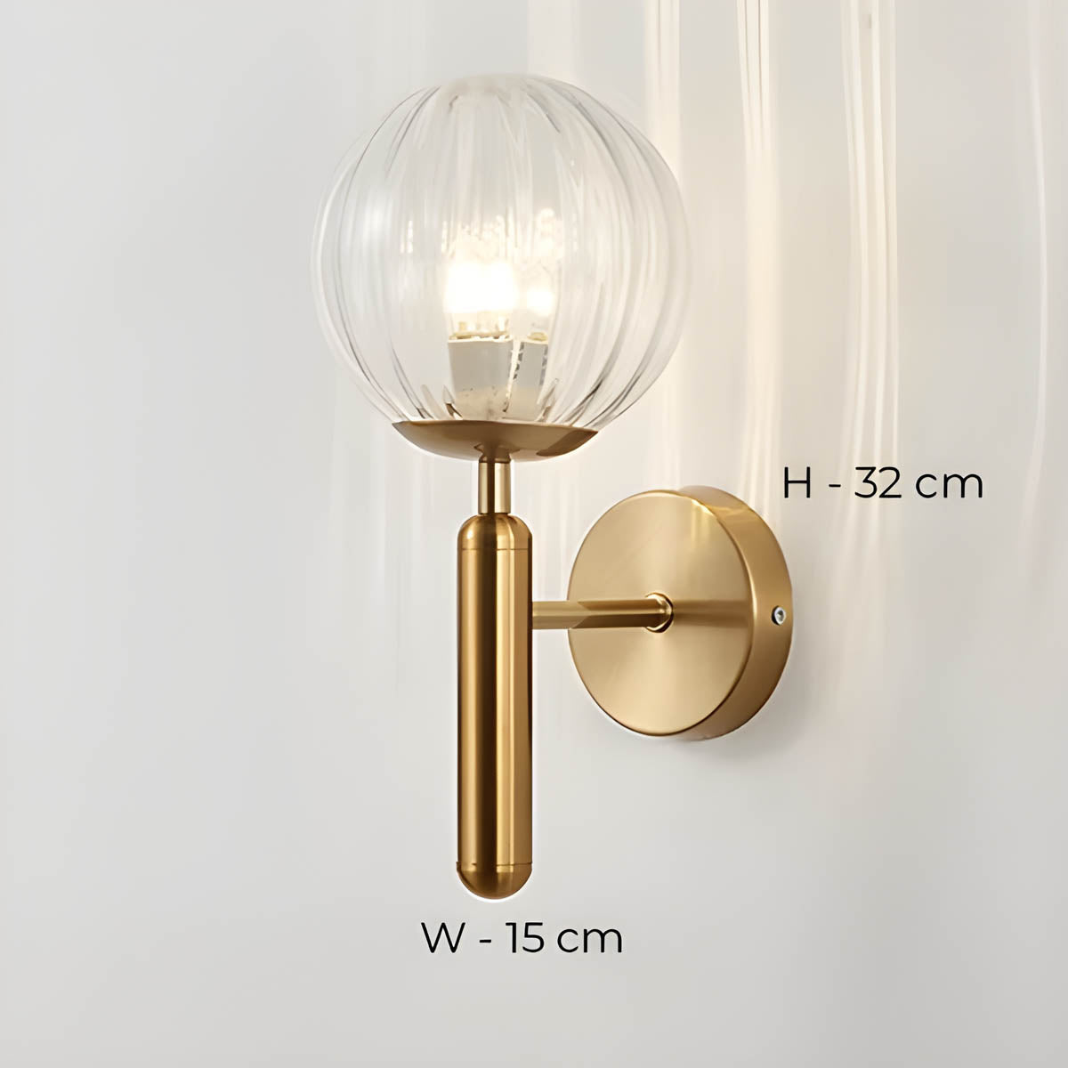 Skorter | Elegant wall lamp Clear in beautifully crafted glass