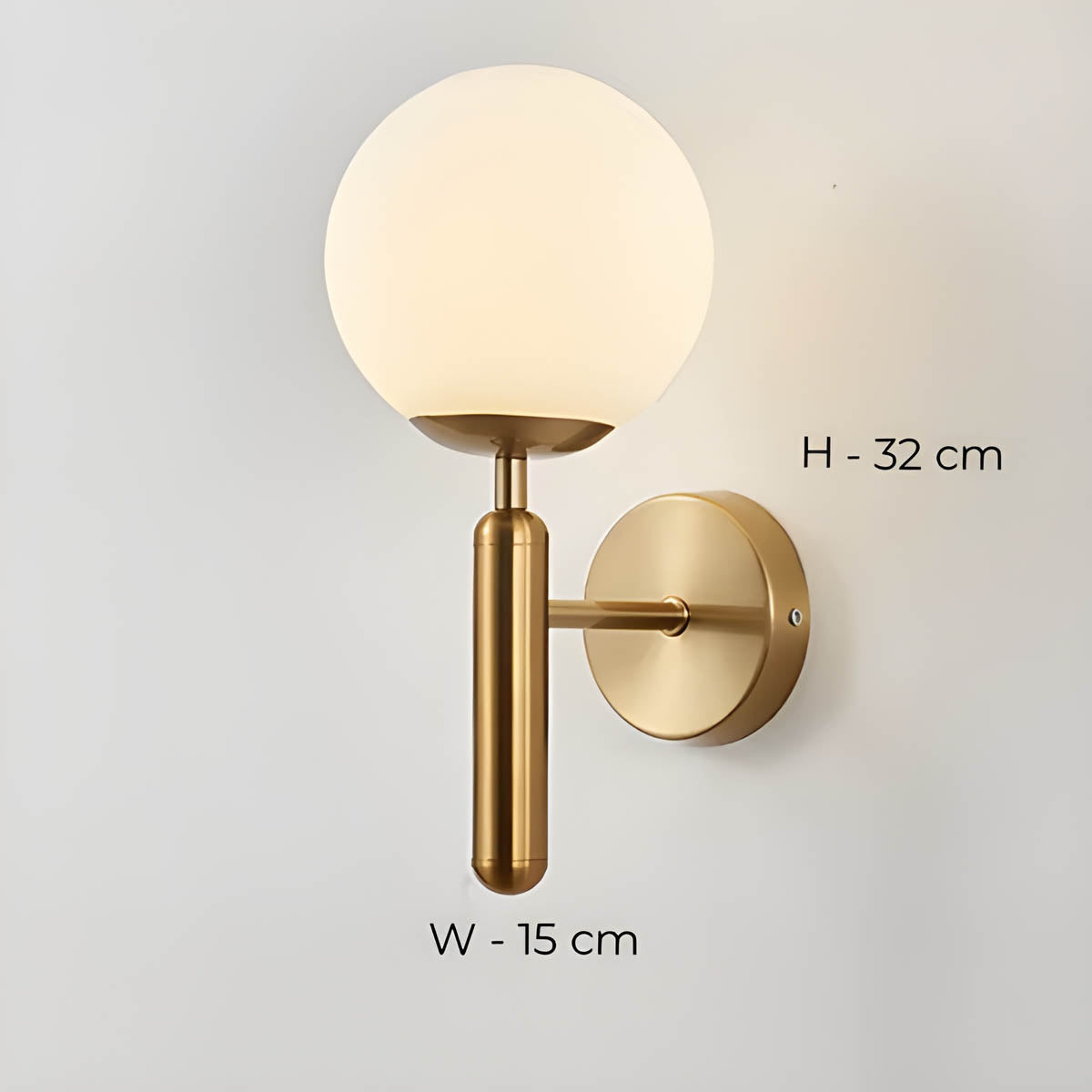 Skorter | Elegant wall lamp Clear in beautifully crafted glass