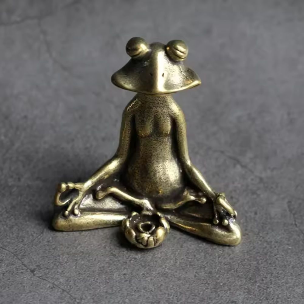 Skorter | Calm Lotus Frog Miniature Figurine