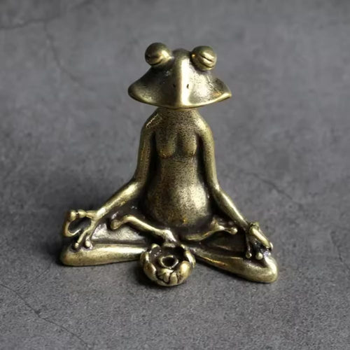Skorter | Calm Lotus Frog Miniature Figurine