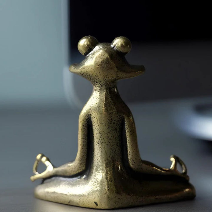 Skorter | Calm Lotus Frog Miniature Figurine