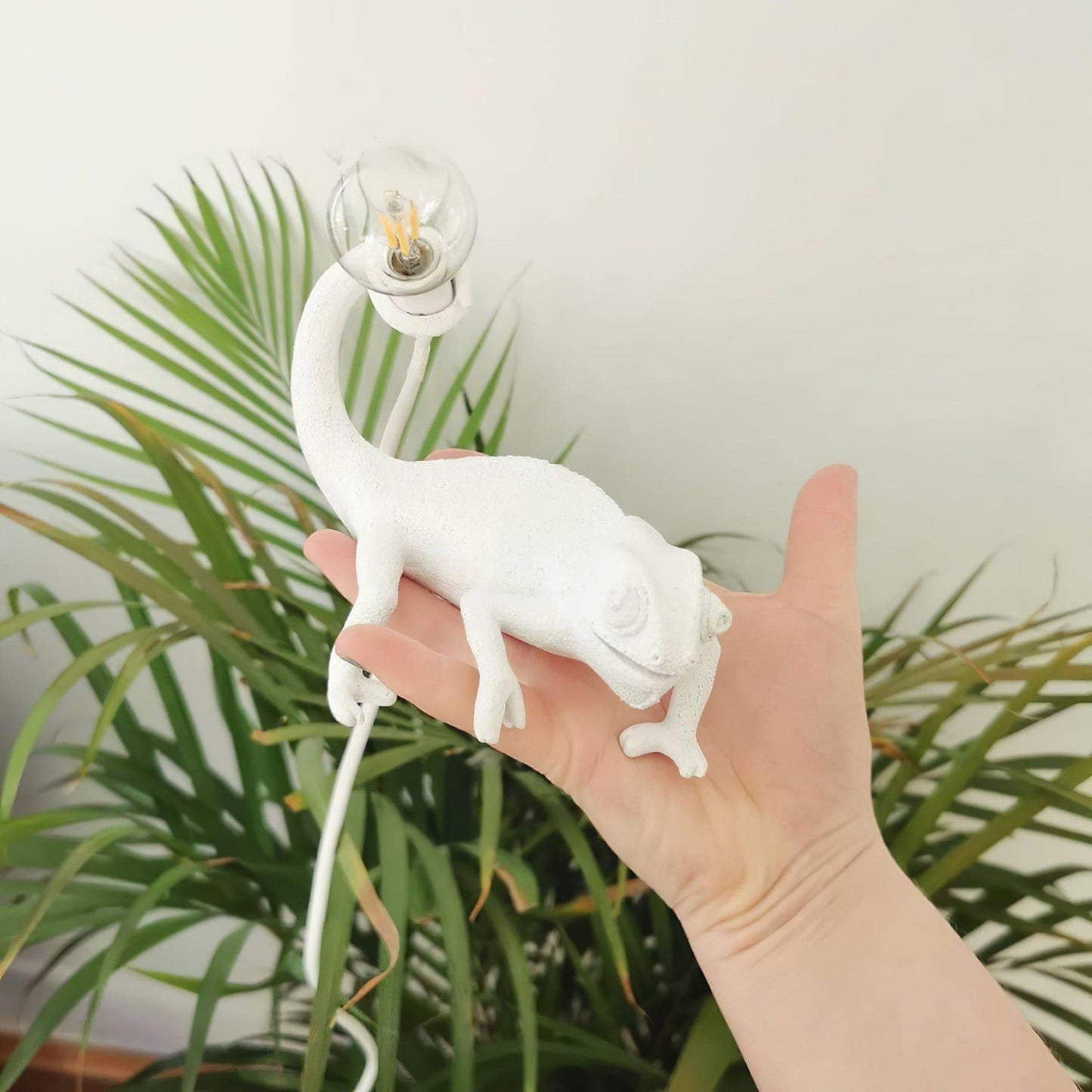 Skorter | Chameleon Table Lamp