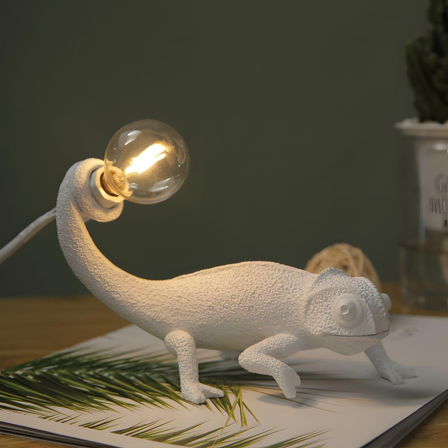 Skorter | Chameleon Table Lamp