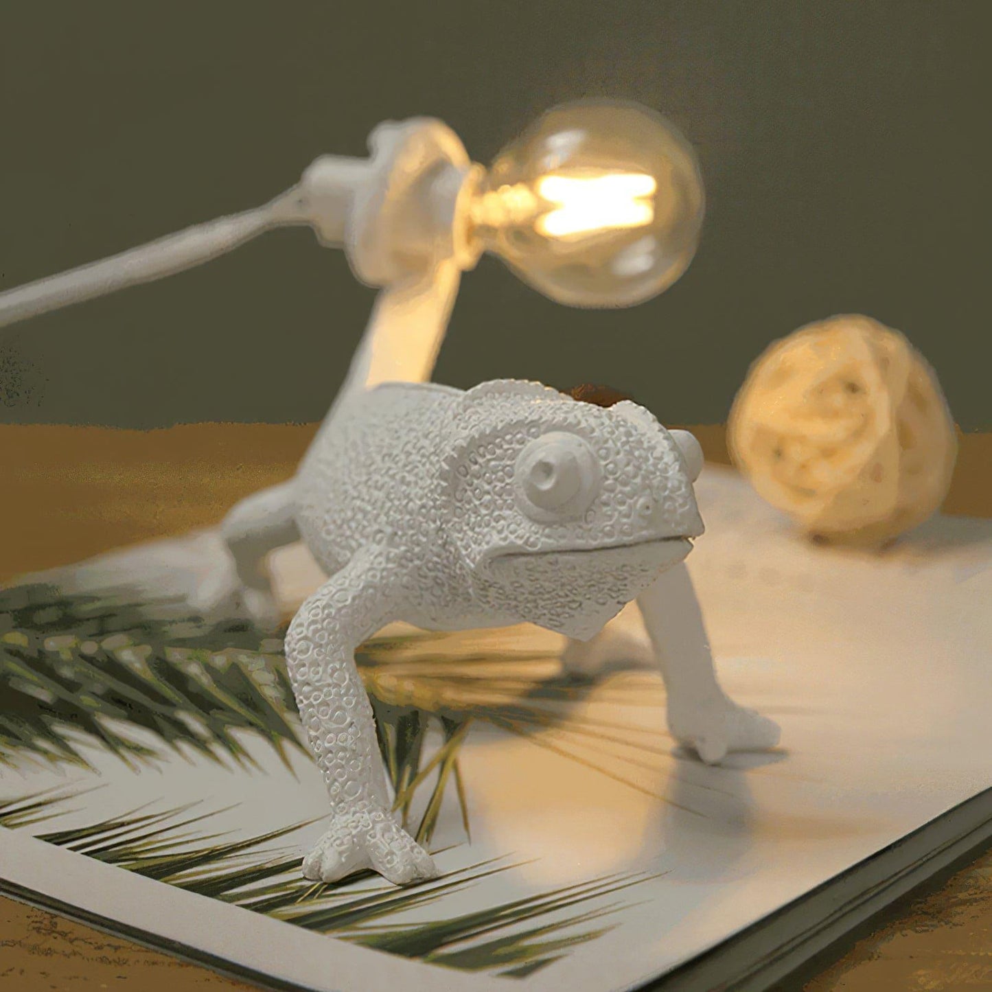 Skorter | Chameleon Table Lamp