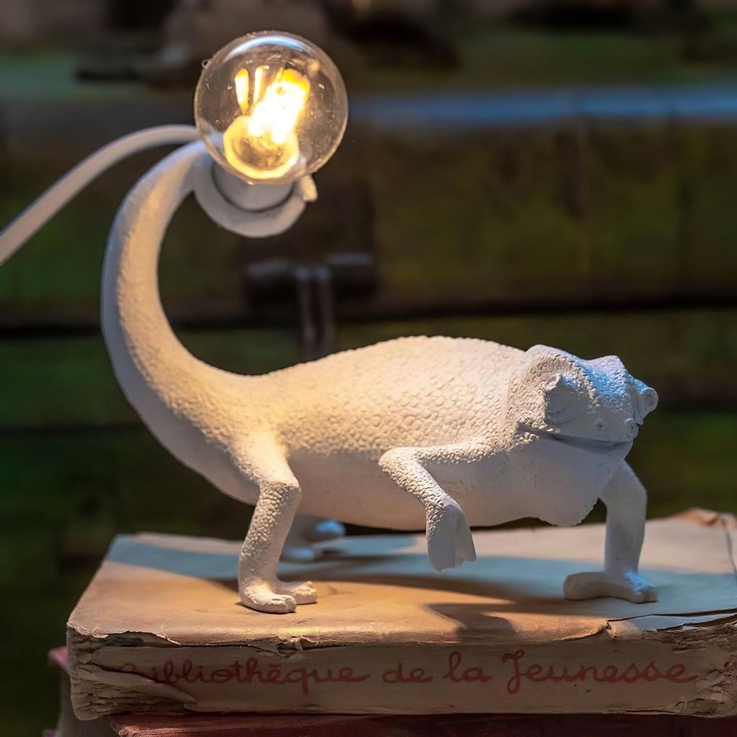 Skorter | Chameleon Table Lamp