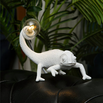 Skorter | CamouGlow – Resin Table Lamp with Charming Chameleon Detail