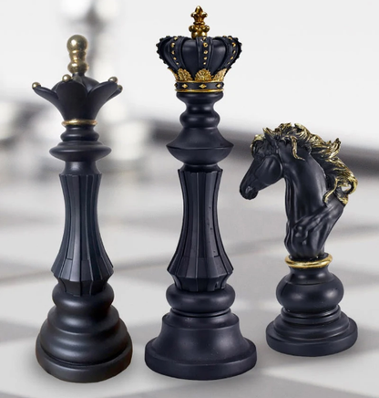 Skorter | Black and Gold Decorative Chess Pieces Set