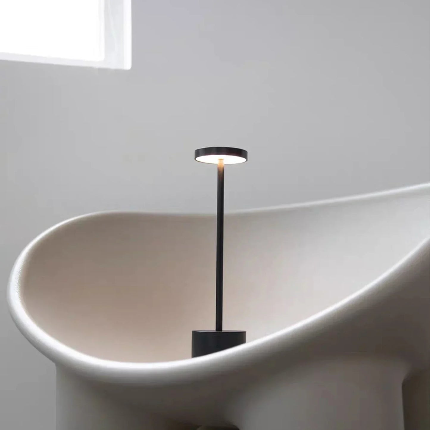 Skorter | BrightTouch - LED table lamp with intuitive touch sensor