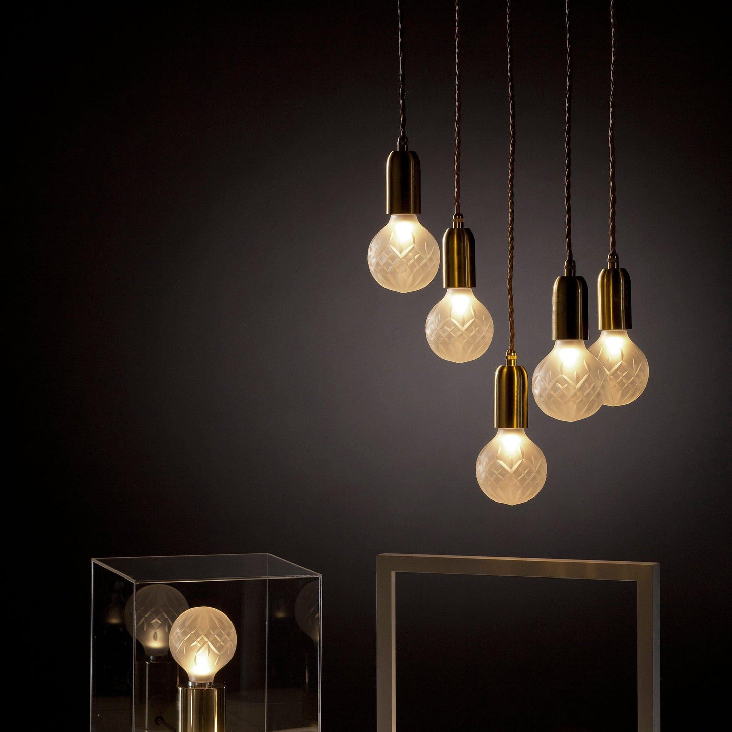 Skorter | Crystal bulb LED Pendant Lamp