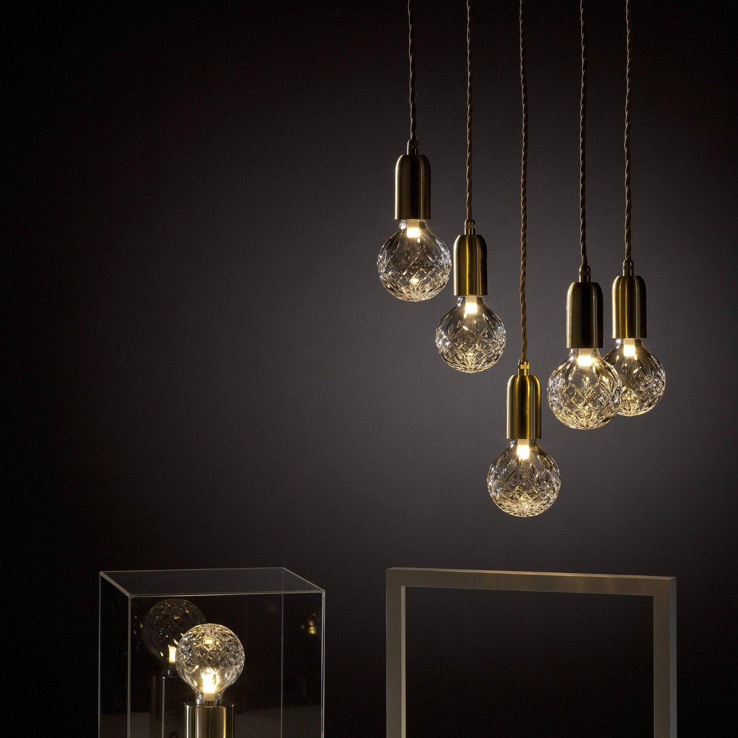 Skorter | Crystal bulb LED Pendant Lamp