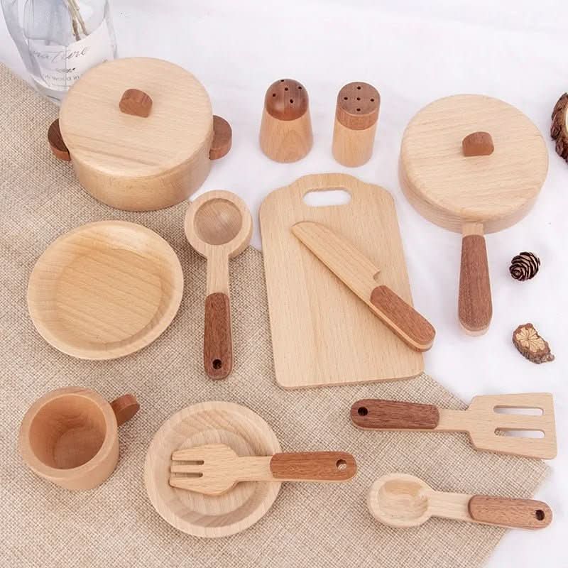 Skorter | Children's kitchen made of wood in log design