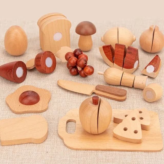 Skorter | Children's kitchen made of wood in log design