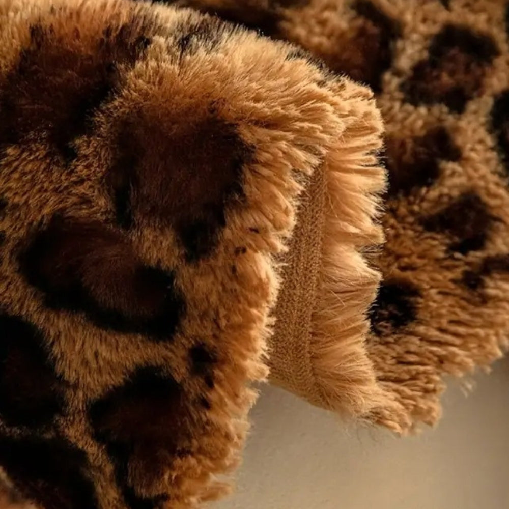 Skorter | Cozy Leopard Print Sofa Cover