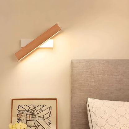 Skorter | Minimalist Wooden LED Wall Lamp with Adjustable Arm