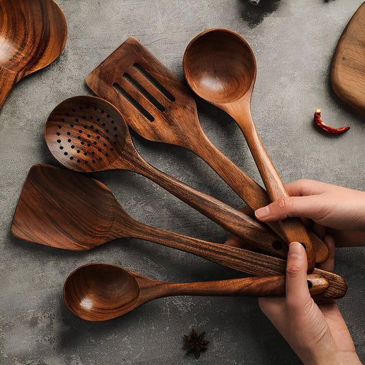 Skorter kitchen utensils in natural wood set