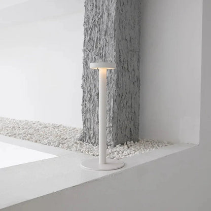Skorter | Zephyr Aluminum LED Table Lamp