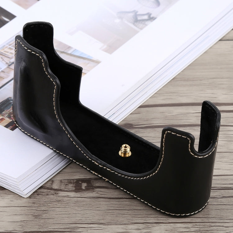 Skorter | 1/4 inch Thread PU Leather Camera Half Case Base for Leica M10 (Black)