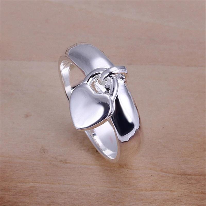 Skorter | Dangling Heart Lock Charm Ring