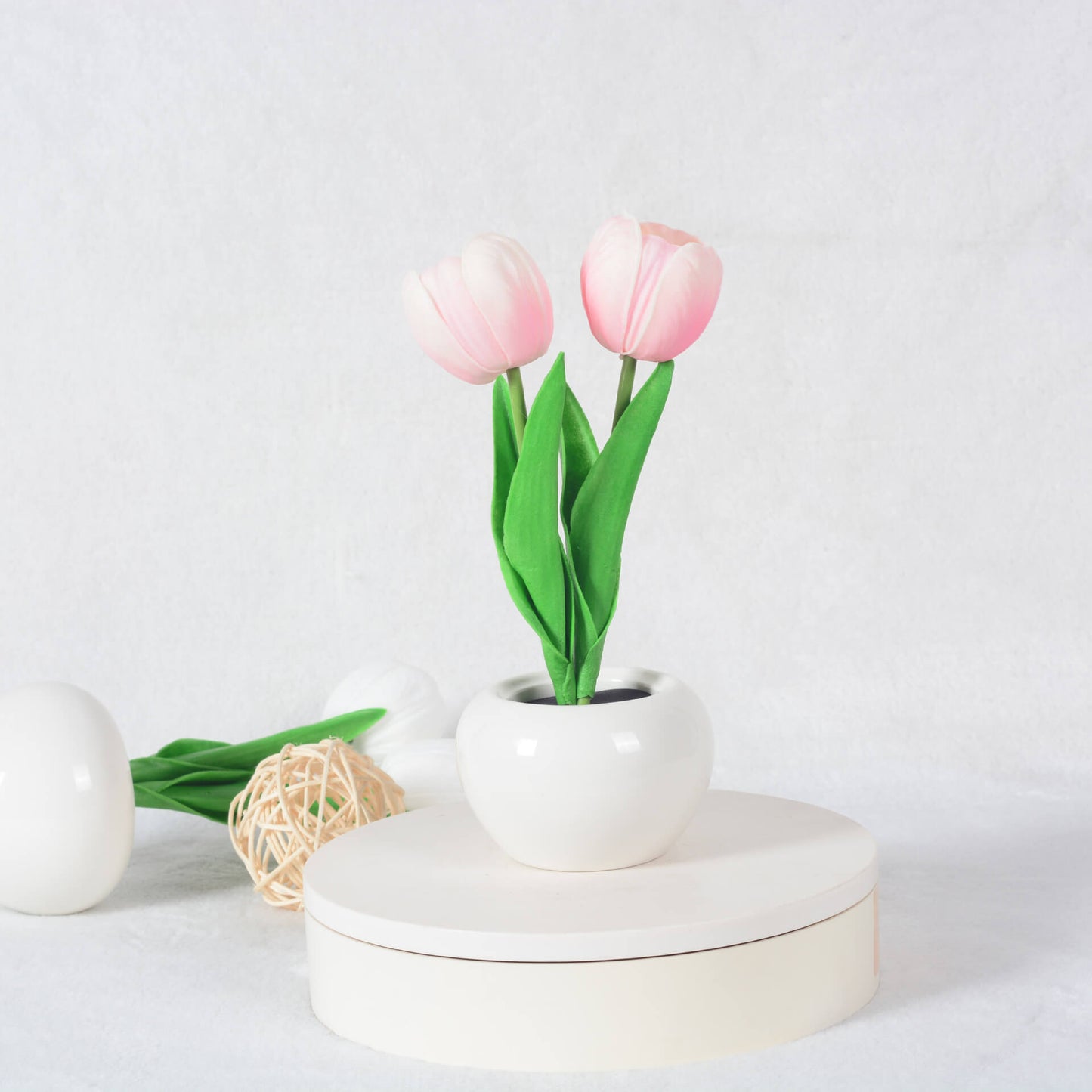 Skorter | Modern Creative Simulation Tulip Peony LED Night Light Table Lamp