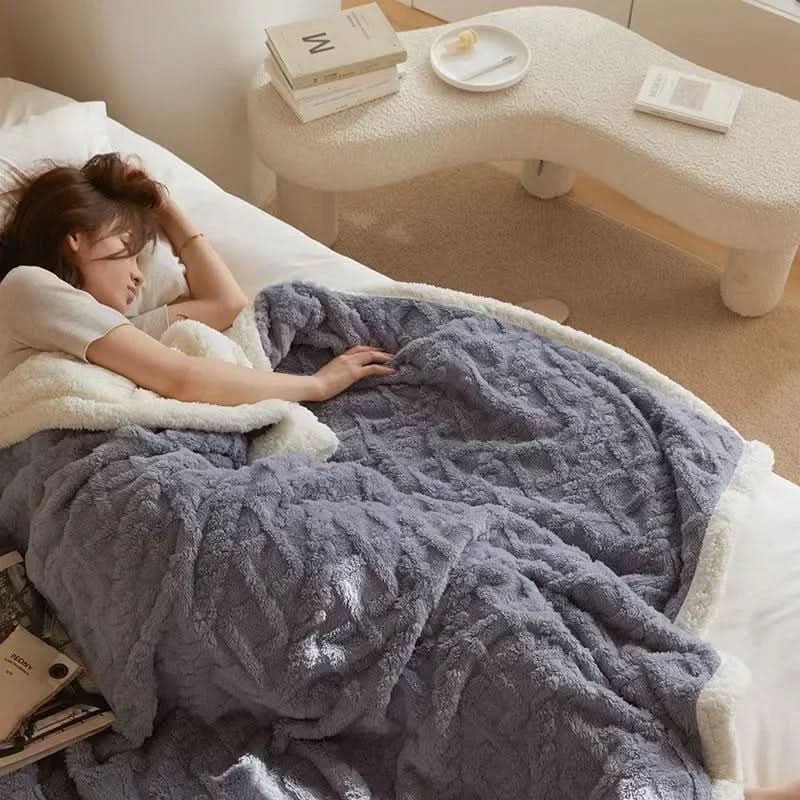 Skorter | Fluffy lamb wool blanket for cozy winter days